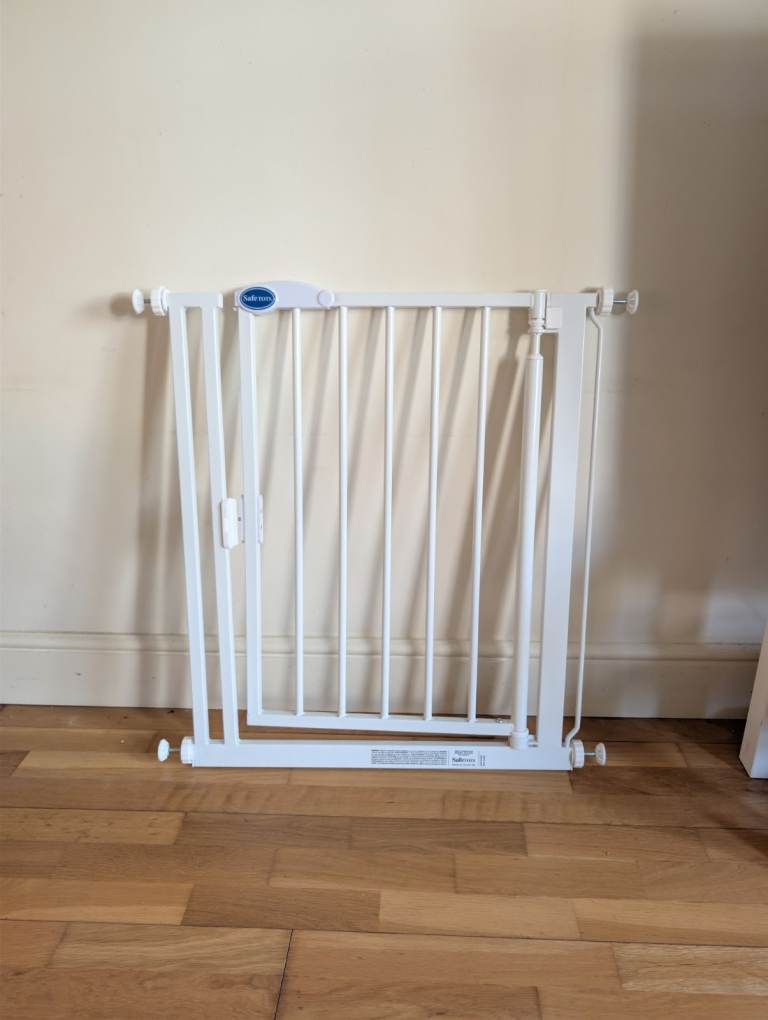 Safetots Pressure Fit Self Closing Stair Gate