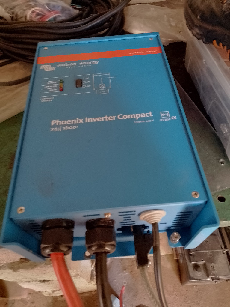 Phoenix victron inverter 24/1600