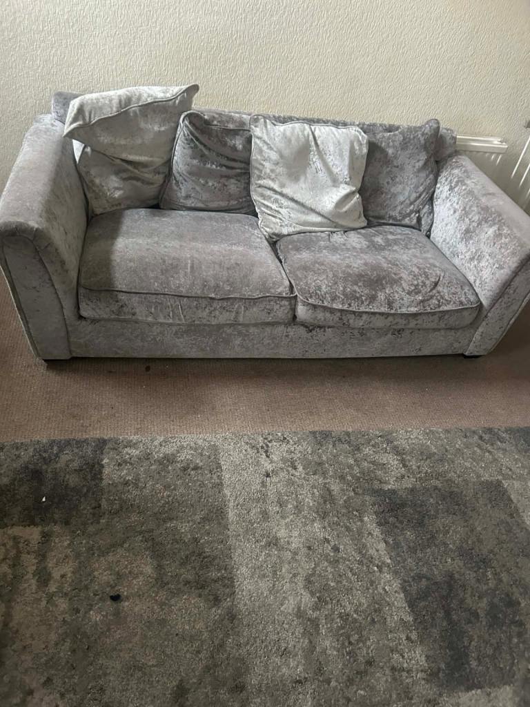 2x 2 seater couch