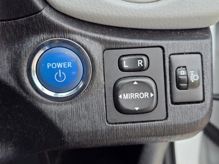 2014 Toyota Yaris 1.5 VVT-h Trend Hatchback 5dr Petrol Hybrid CVT Euro 5 (101 ps) Hatchback Hybri...