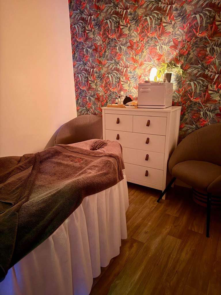 Swedish Massage and Deep Tissue Massage