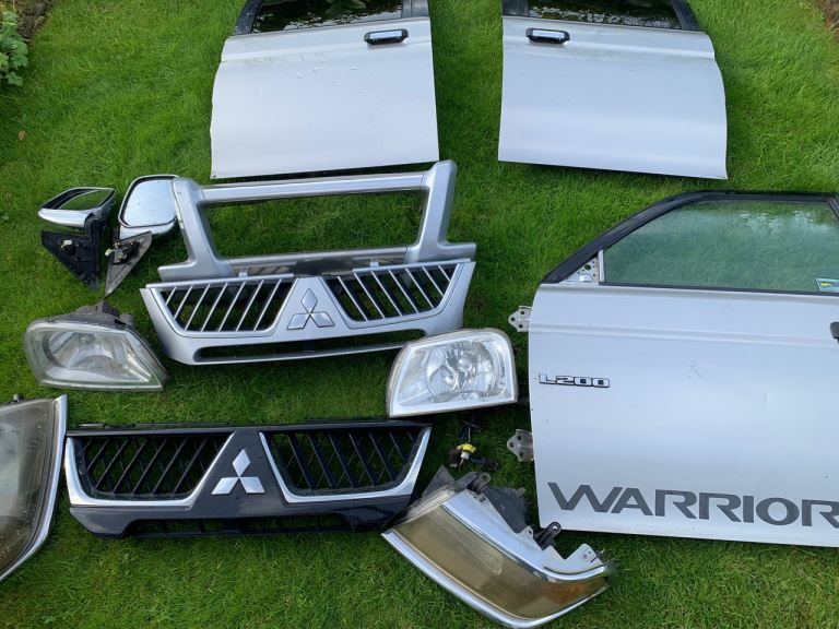 Mitsubishi Shogun Warrior Trojan parts bumpers headlight grill doors bonnet