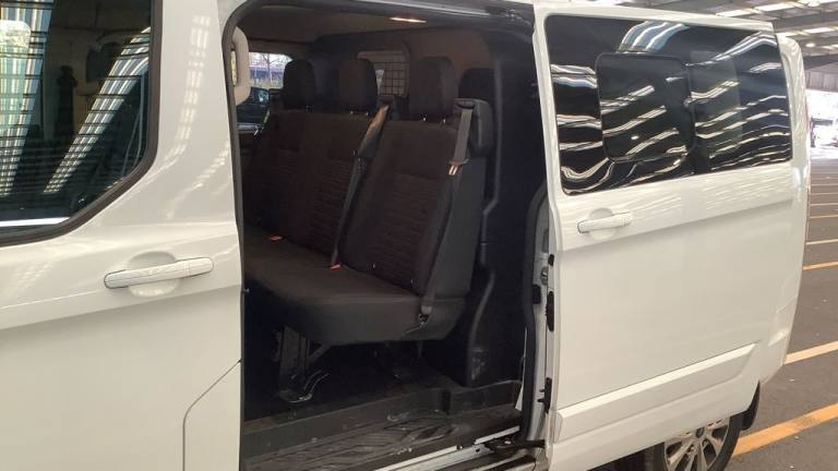 2023 Ford Transit Custom Crew Van Double Cab Limited L2 H1 Tdci 130 PS LWB 320 . Stunning 72 Plat...