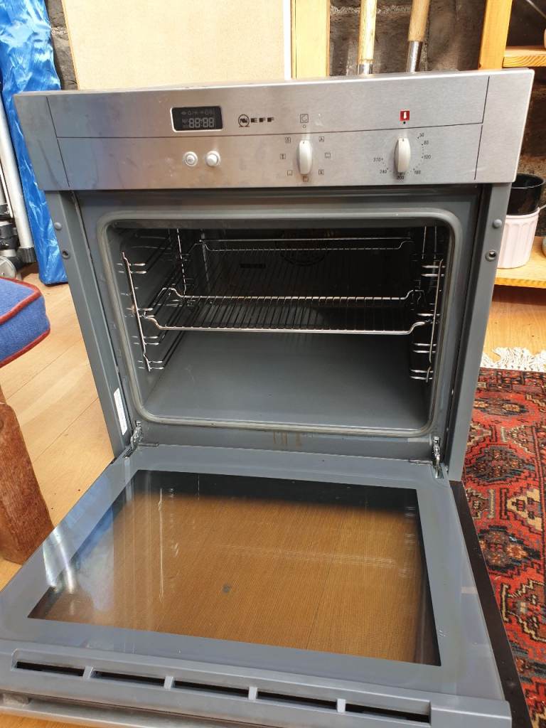 NEFF Built-In Electric Oven – Silver, Good Condition