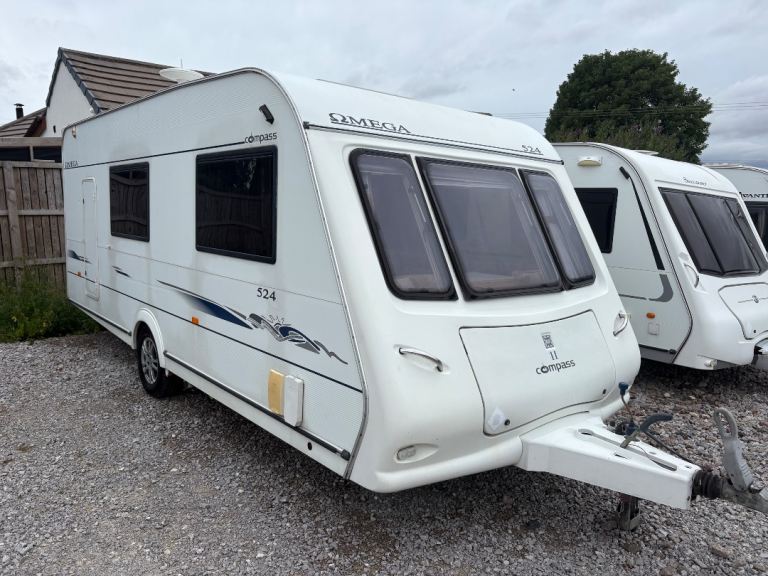 COMPASS OMEGA 524 WITH MOTOR MOVER & AWNING 2007 CARAVAN