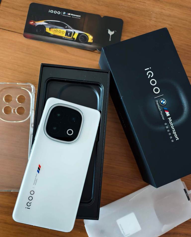 vivo iQOO 13 Motorsport Edition/ 6.82 in 2K 144Hz/ 16GB RAM + 256GB/ 6150mAh/Snapdragon 8 Elite