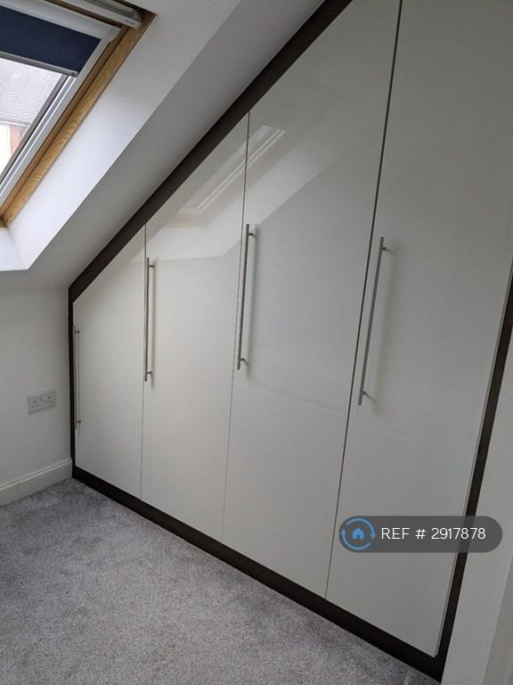 1 bedroom in Oakes Crescent, Dartford, DA1 (#2917878)