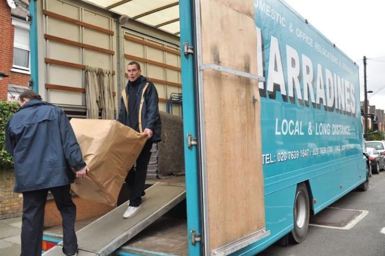 PROFESSIONAL HOUSE REMOVALS AND MAN WITH VAN IN LONDON | FAST, RELIABLE AND AFFORDABLE  