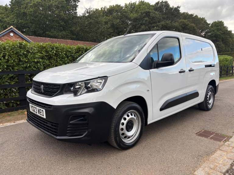 2023 Peugeot Partner 950 1.5 BlueHDi 100 Professional Premium + Van PANEL VAN DIESEL Manual
