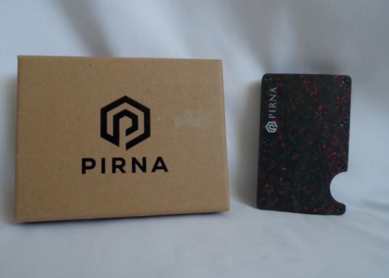 PIRNA Minimalist Men's Slim RFID Wallet Credit Card Holder Carbon Fibre New and Boxed 