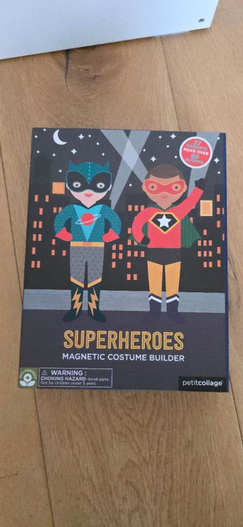 Superheroes Magnetic Costume Builder 