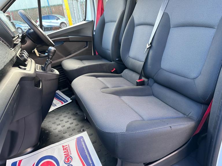 2023 73 RENAULT TRUCKS UK TRAFIC dCi 150 3T LWB L2 H1 Van Red Edition