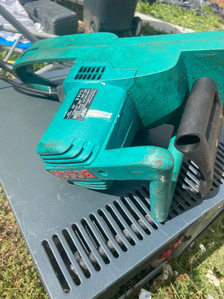 Bosch Electric Chainsaw - Good Working Order