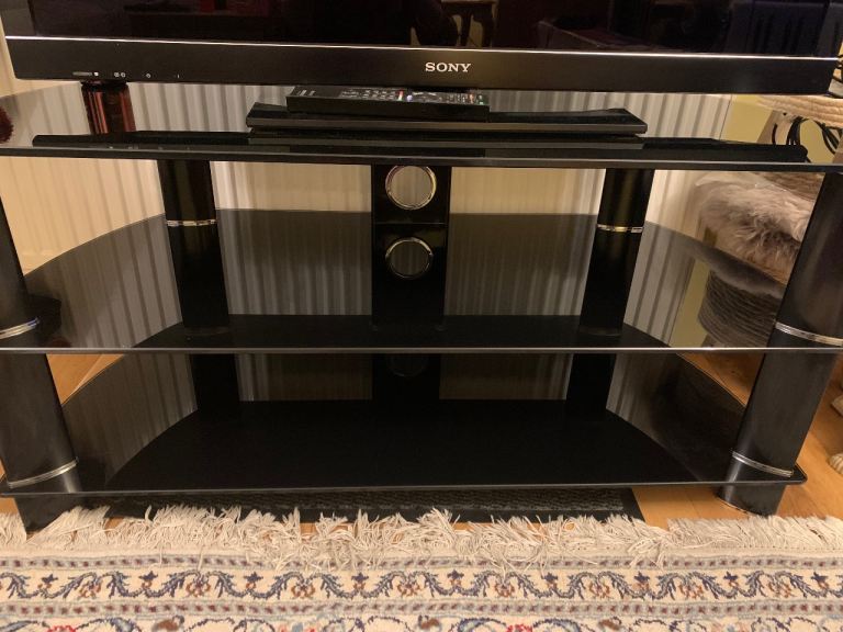 Flat screen TV stand