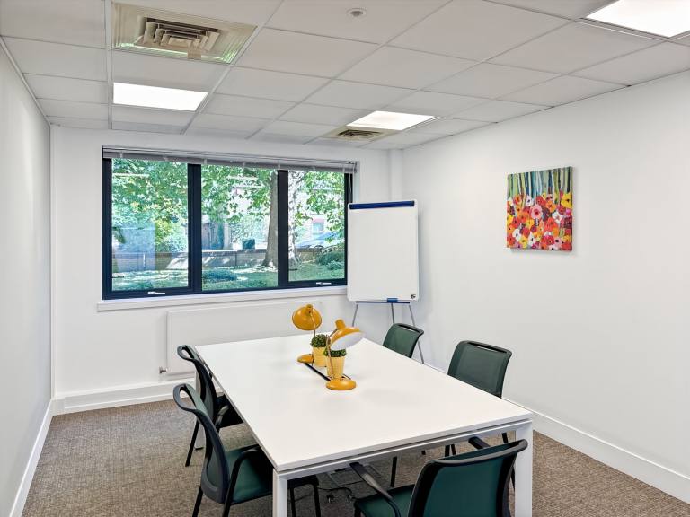 Cambridge - CB24 9AD \ Flexible Office Space for 4 Workstations