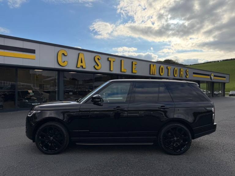 2020 70 RANGE ROVER 3.0 SD V6 VOGUE SE Diesel Auto with only 38,000 miles