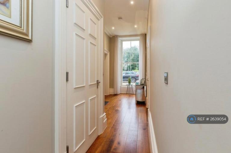 2 bedroom flat in Westhorpe House, Marlow, SL7 (2 bed) (#2639054)