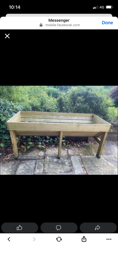 Wooden Raised Garden Planter – Great Condition