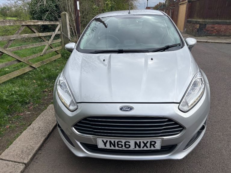 Ford, FIESTA, Hatchback, 2016, Manual, 1498 (cc), 5 doors