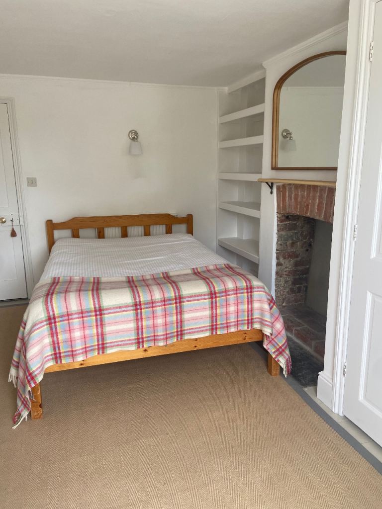 Lovely room with bay window,  period House