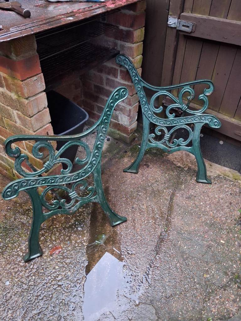 Cast iron pub bench ends 