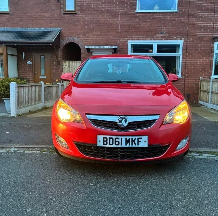 Vauxhall, ASTRA, Hatchback, 2011, Manual, 1598 (cc), 5 doors