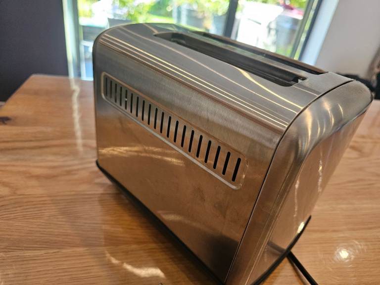 Stainless steel Toaster – Good Working Condition