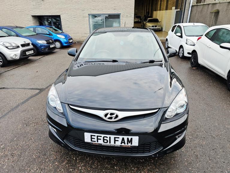 2011 Hyundai i30 1.6 CRDi Premium 5dr HATCHBACK Diesel Manual