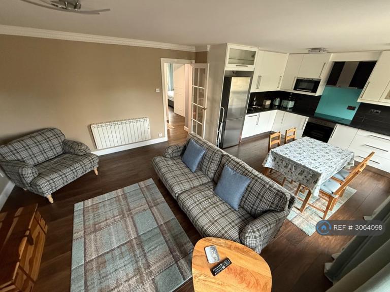 2 bedroom flat in Caledonian Crescent, Edinburgh, EH11 (2 bed) (#3064098)