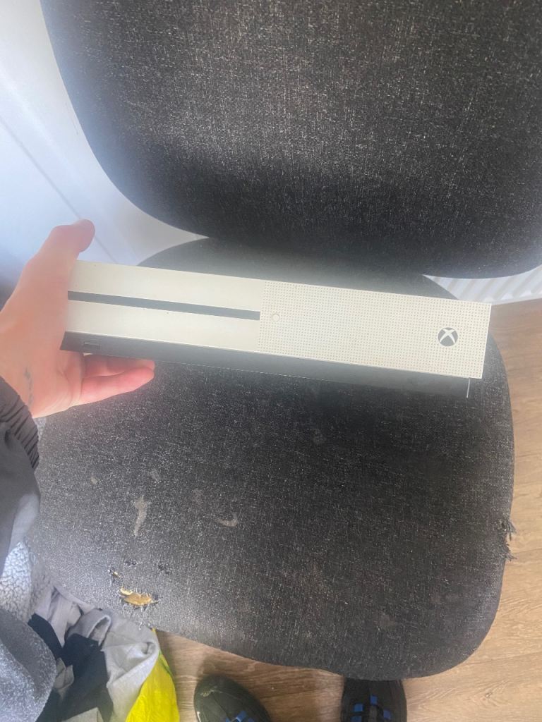 Xbox one s read description