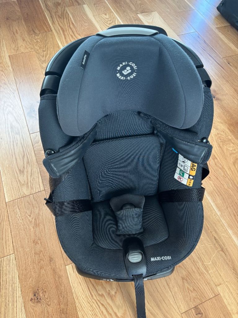 Maxicosi AxissFix Car Seat Pivot Full 360 RRP234.99 (Free Delivery)