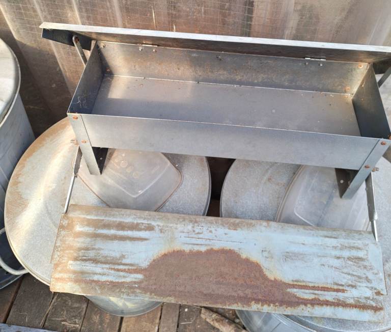 Chicken feeder 