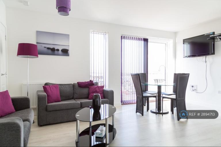 2 bedroom flat in Spring Drive, Trumpington, Cambridge, CB2 (2 bed) (#2894713)