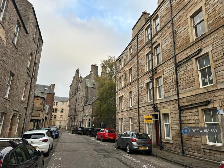 1 bedroom flat in Sciennes House Place, Edinburgh, EH9 (1 bed) (#1831689)