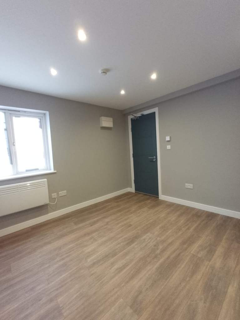 HMO Studio to Rent in Merton Area, (KT3 6EP) DSS welcome (over 35 years)