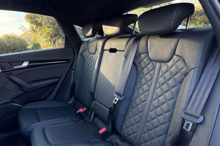 2022 Audi Q5 Edition 1 40 TDI quattro 204 PS S tronic SUV DIESEL Automatic