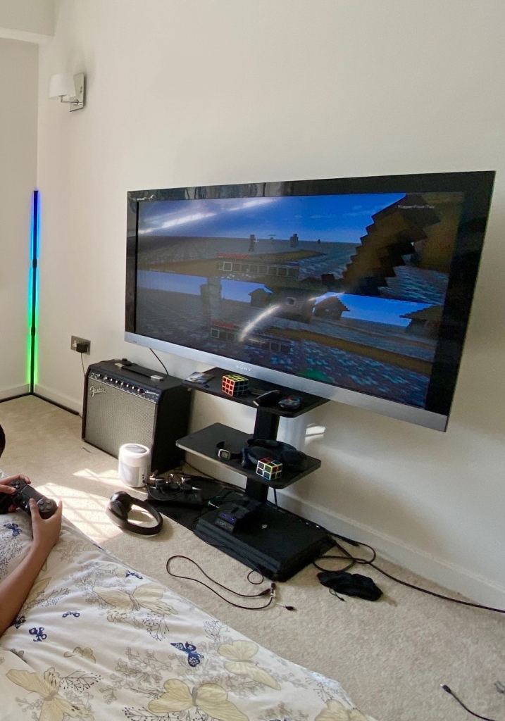 Sony TV 46” with Stand