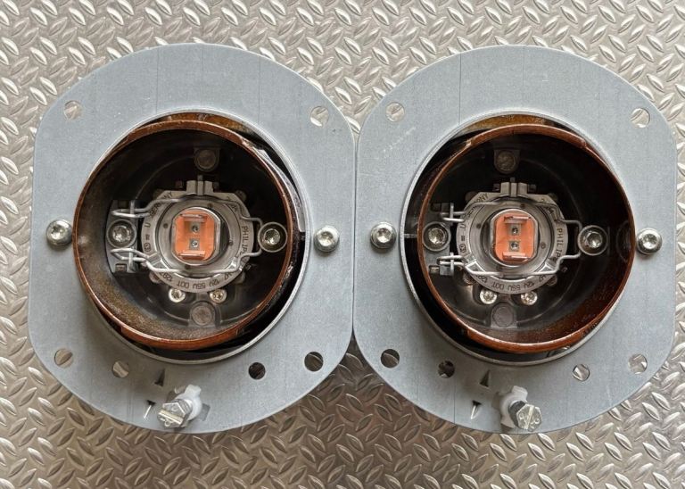 Pair Front Fog Light HELLA 1N0 008 582-00 rare Corolla Compressor TTE front