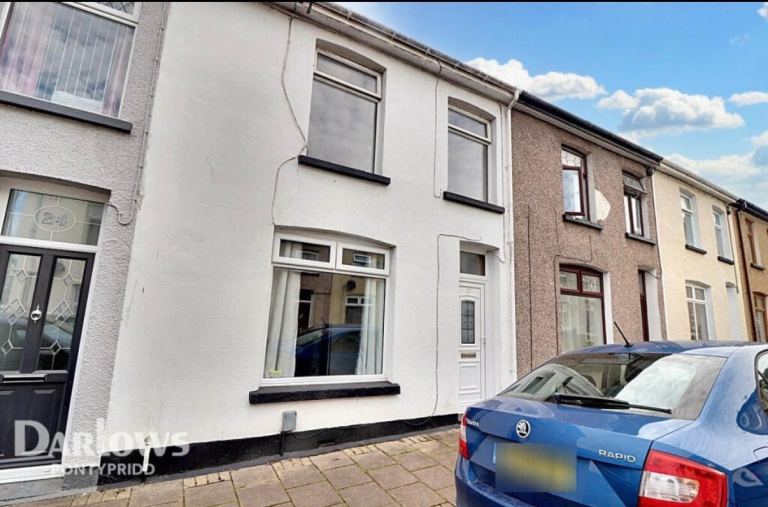 3 Bed House + Reception + Garden