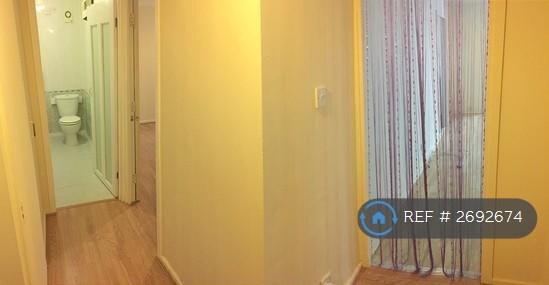 2 bedroom flat in Pittman Gardens, Ilford, IG1 (2 bed) (#2692674)
