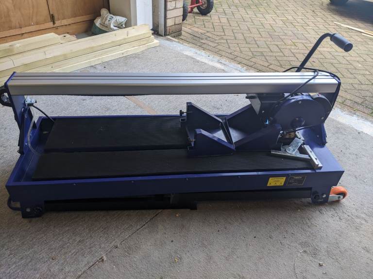 Tile cutter bench