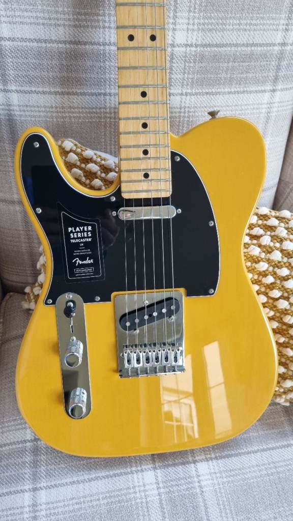 Left-handed Fender