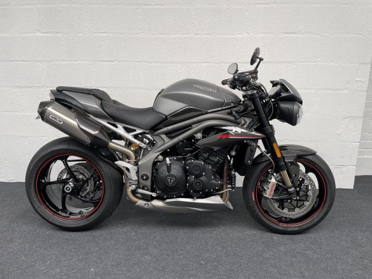 TRIUMPH SPEED TRIPLE 1050 RS - 2018 - 2783 MILES - ARROW EXHAUSTS