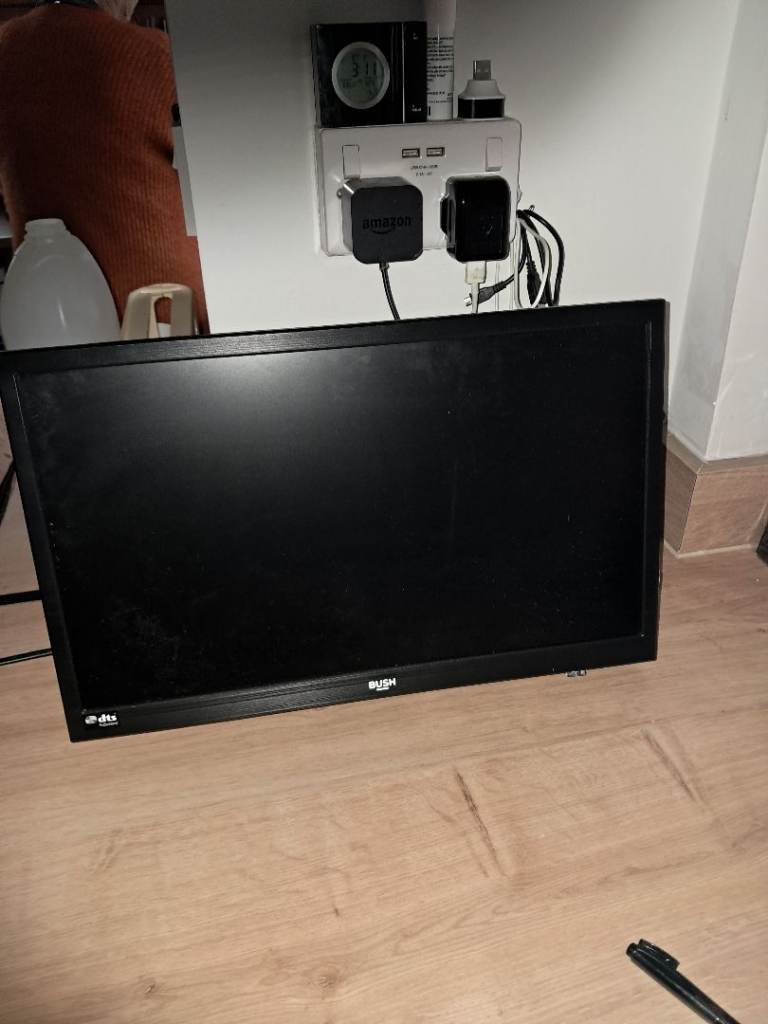 BUSH HD LED 19INCH TV 