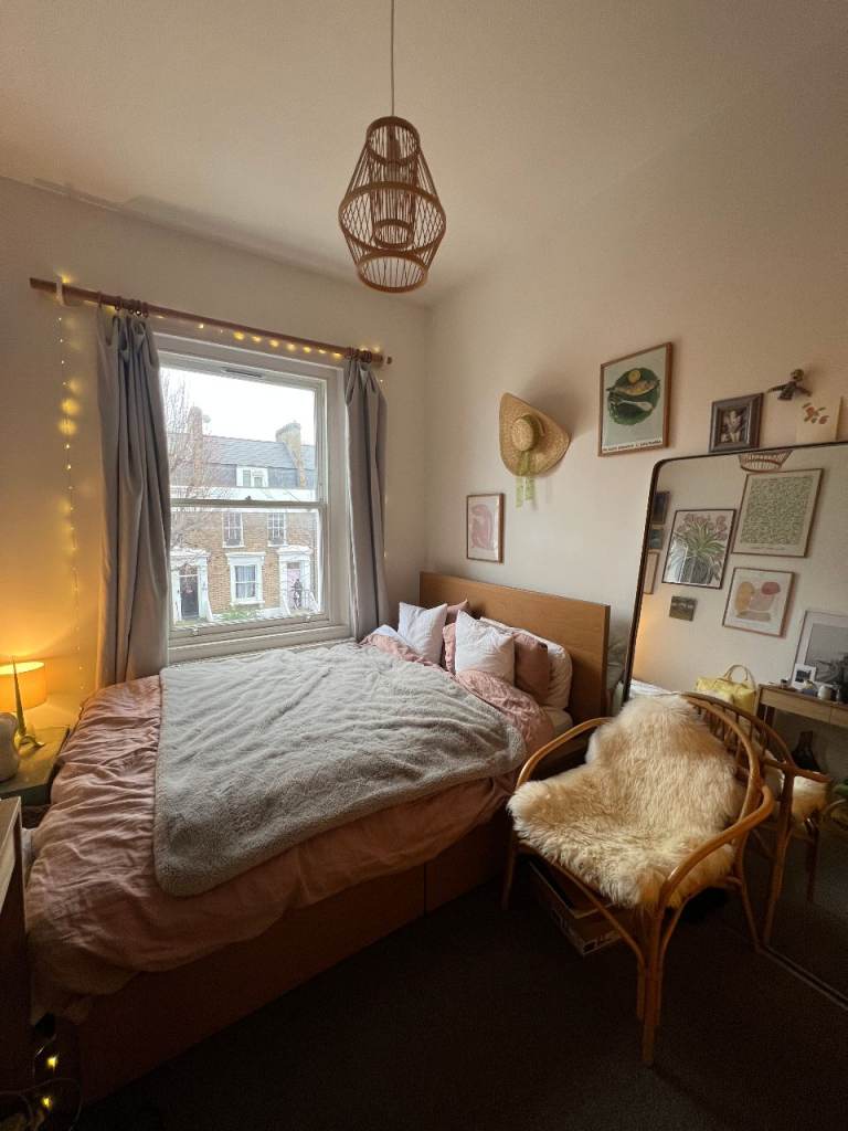 Lovely architect-built room on a charming street in Peckham