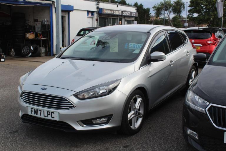 2017 Ford Focus 1.0T EcoBoost Titanium Euro 6 (s/s) 5dr HATCHBACK Petrol Manual