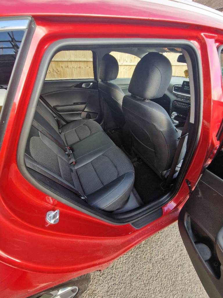 2019 Kia Ceed 1.4 T-GDi 3 Sportswagon Euro 6 ESTATE Petrol Automatic gearbox 7 speed