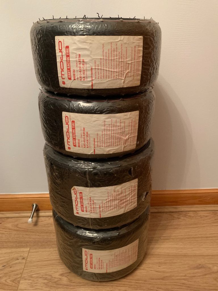 Brand New MOJO D2 Kart Racing Tyres 2x Fr 4.5 / 10.0 - 5 & 2x Rr 7.1 / 11.0 - 5 