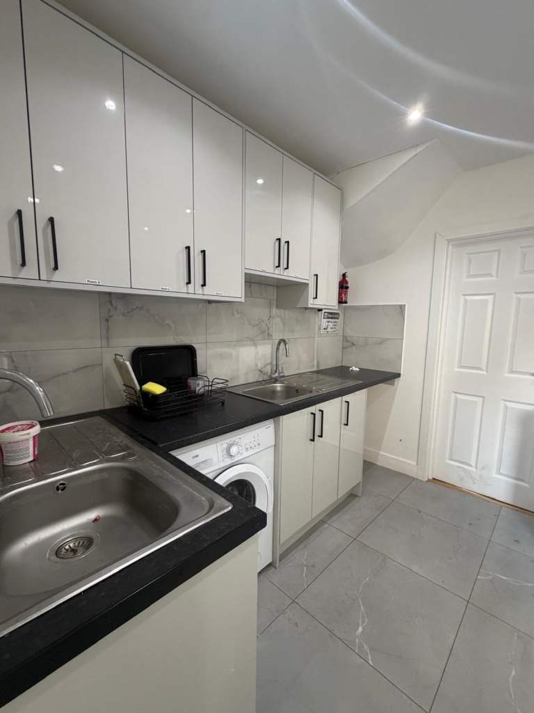 En-suite Rooms in Slough, Berkshire, SL12AX 