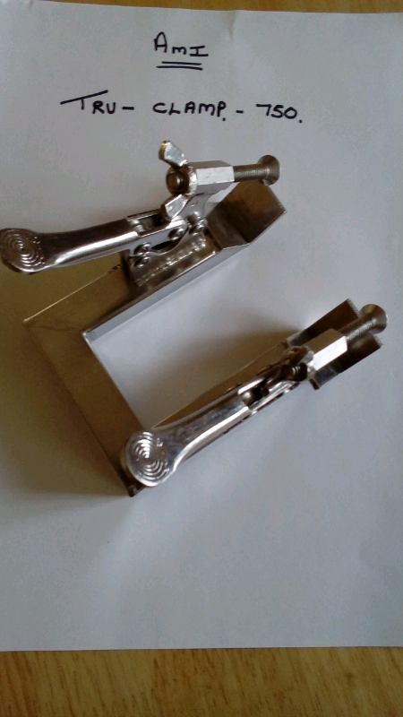 Orbital pipe clamp